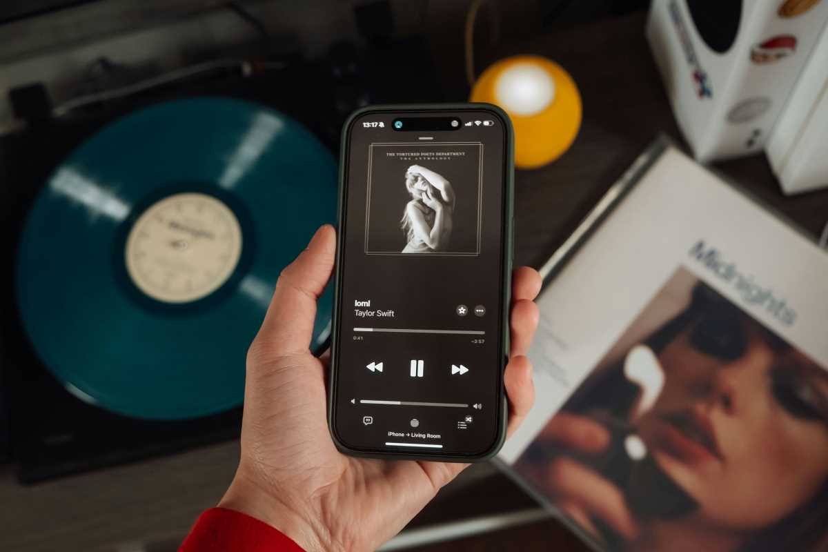 Taylor Swift Breaking Records Weeks Before the Release of Her New Album